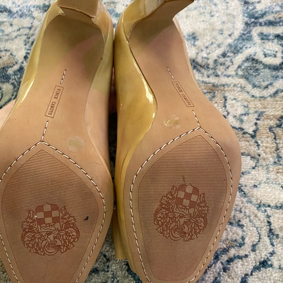 Vince Camuto Tan Heels size 8B - Picture 8 of 14